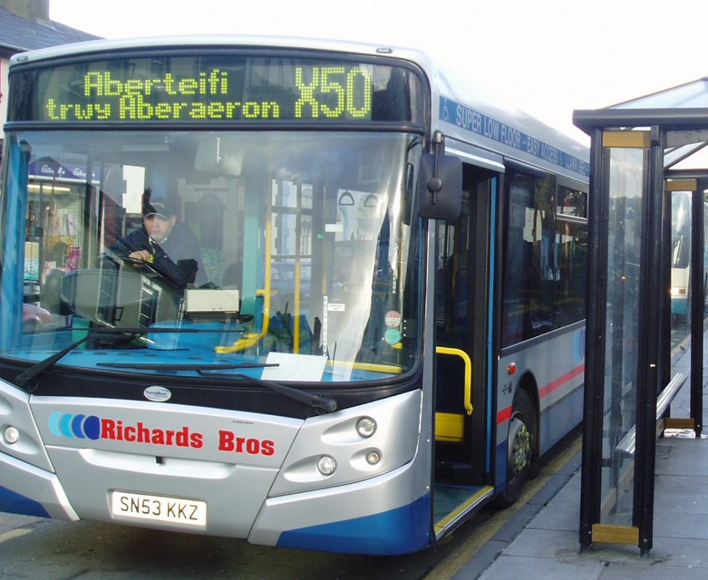 Richards Bros Bus to Aberteifi